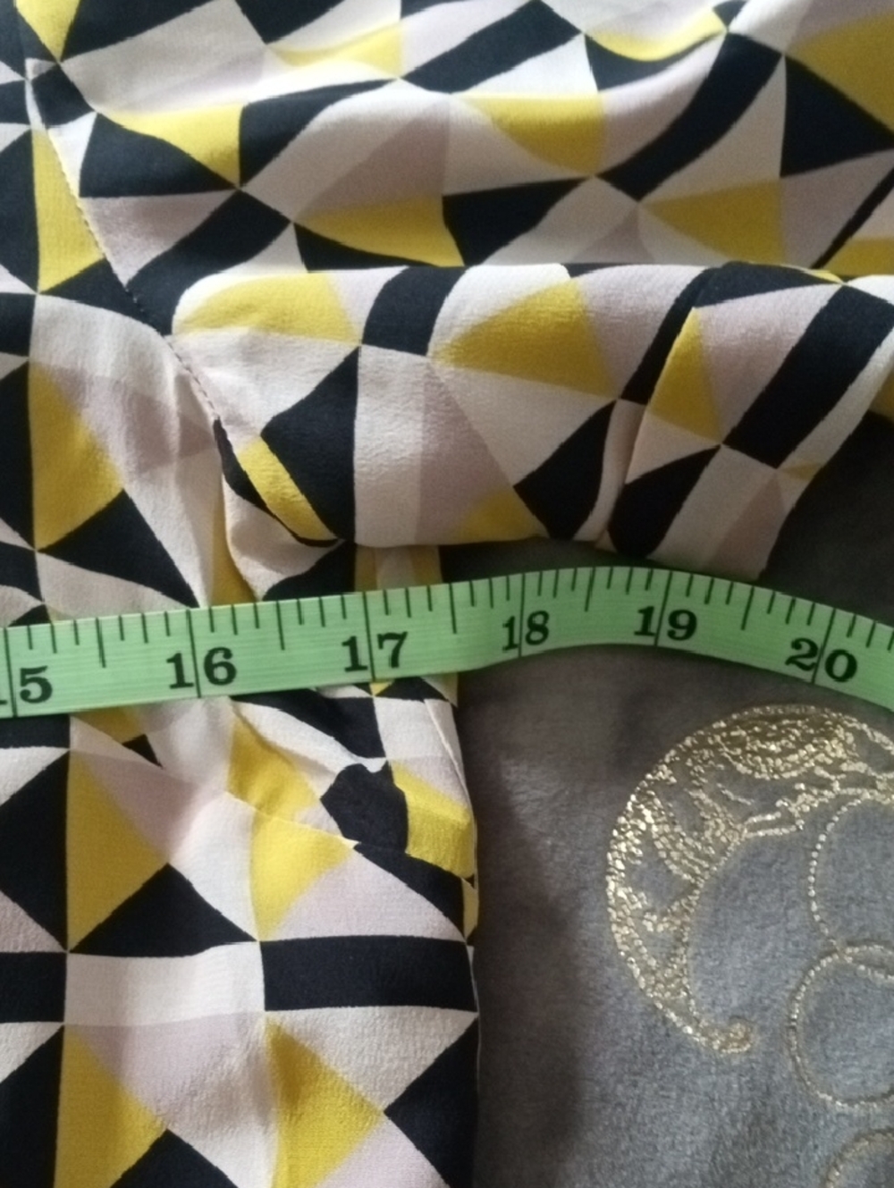Fossil 100% Silk Geometric Mini Dress in Cream, Gray, Black and Yellow Size 2 - Picture 6 of 9